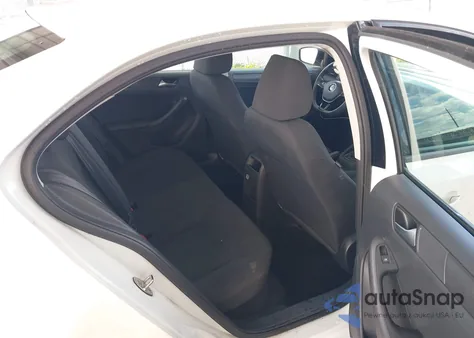 2015 Volkswagen Jetta 2.0L S z USA, uszkodzony, nr VIN 3VW2K7AJ0FM303477